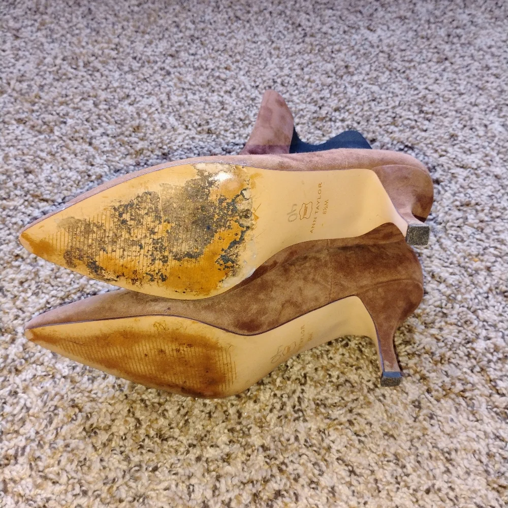 Ann Taylor Brown Suede Ankle Booties – 8.5M, Pointed Toe, Like New, Holiday Chic